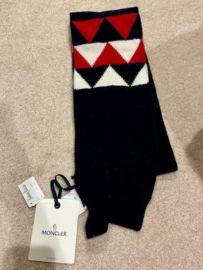Moncler scarf